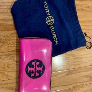 Tory Burch Patent Leather Continental Wallet